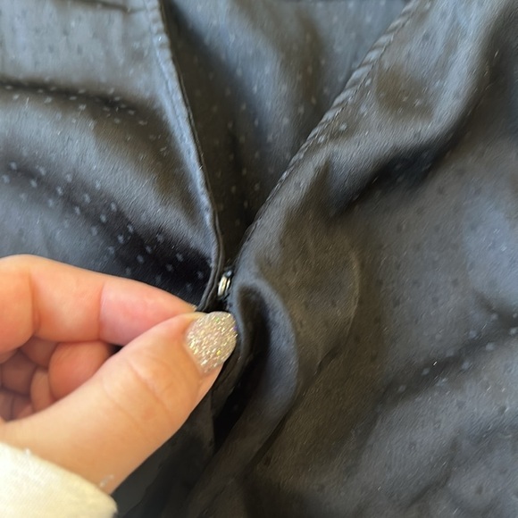 Ann Taylor Loft women’s black pok -a-dot women’s crisscross top - Picture 5 of 6